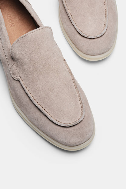 THE CLASSIC SUEDE LOAFER